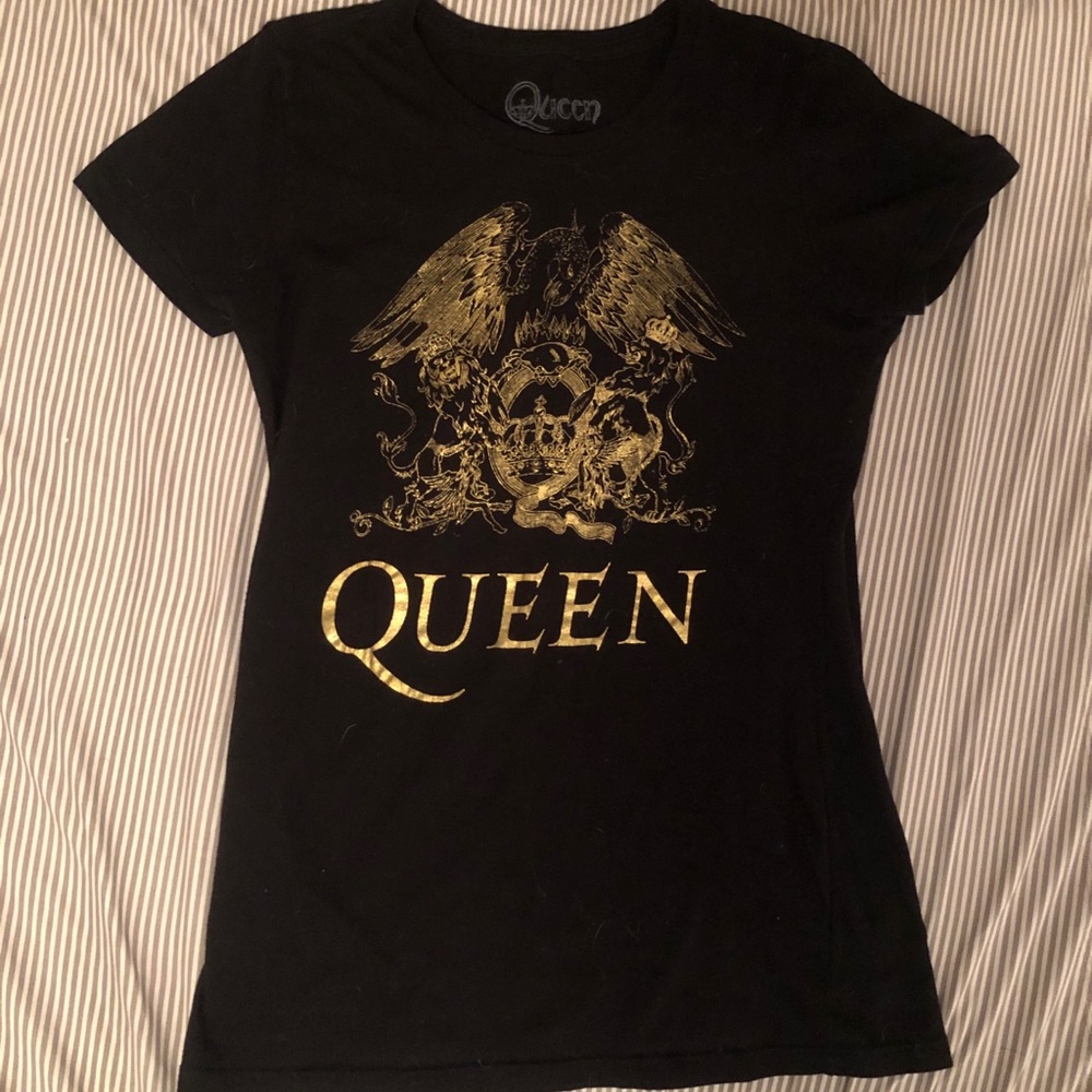 Queen Band Tee
